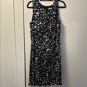 Diane Von Furstenberg Elegant Black and White Sleeveless Dress